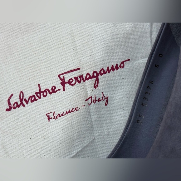 Ferragamo Grey suede leather “Lucca” pumps. Authentic. US Size 5.5 - Picture 13 of 16